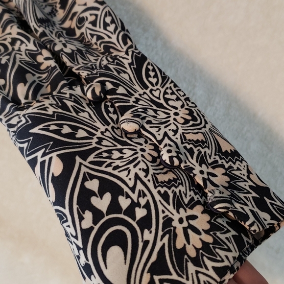 Like new Loft blouse - Picture 3 of 5